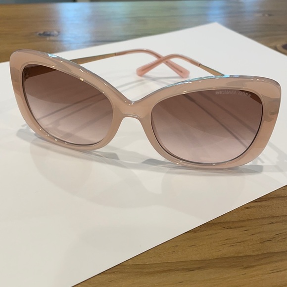Michael Kors never used sunglasses MK2043 in color nude